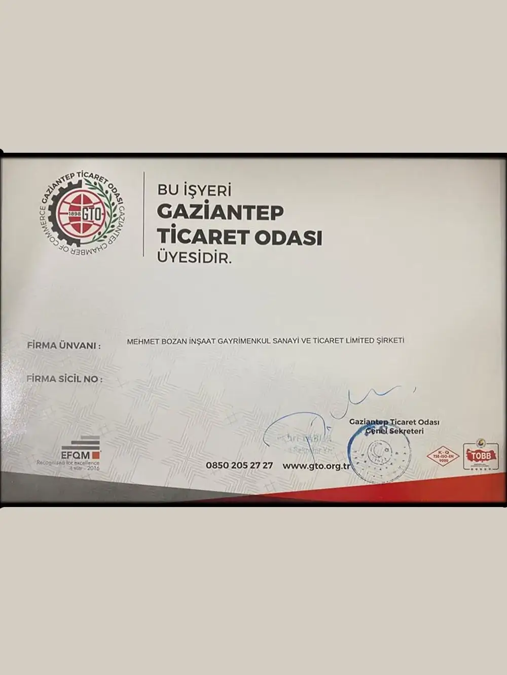 Biz Kimiz ?