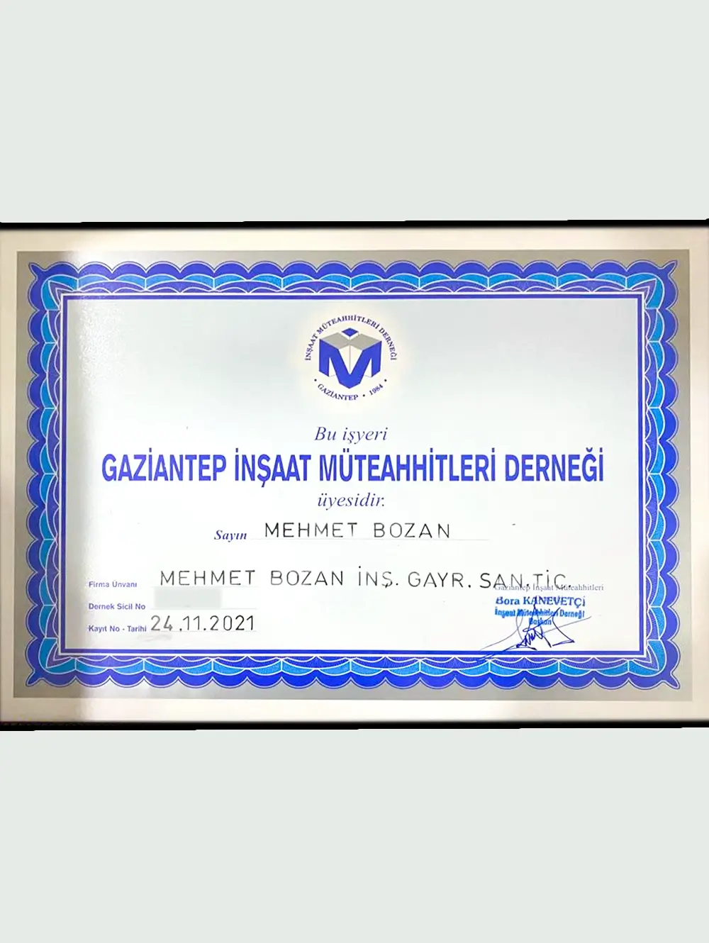 Biz Kimiz ?